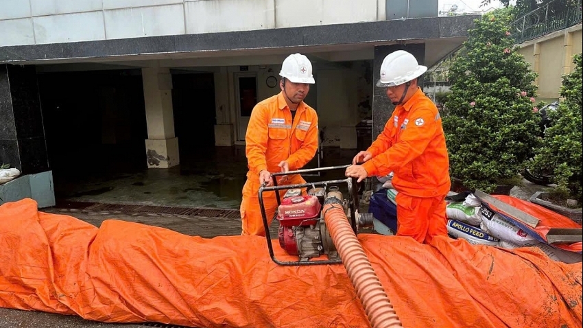 EVNHANOI huy động toàn lực khắc phục sự cố điện do ngập úng tại Thủ đô