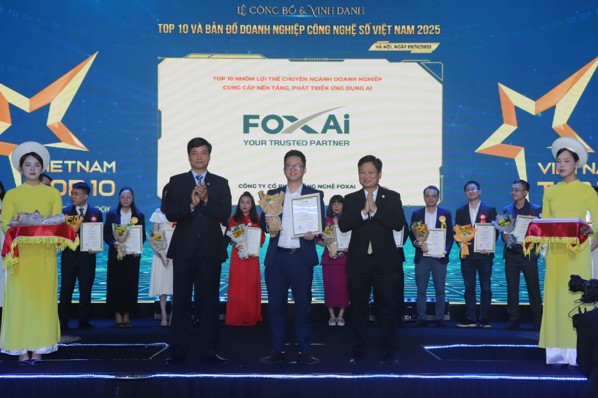 Những con người kiến tại tương lai số: Dấu ấn Top 10 Doanh nghiệp Công nghệ số Việt Nam 2025