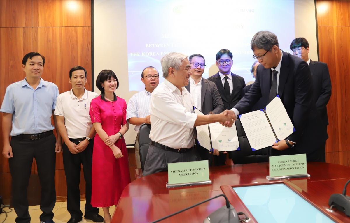 VAA, EMS hợp tác thúc đẩy giao thương và đào tạo các ngành công nghệ mũi nhọn