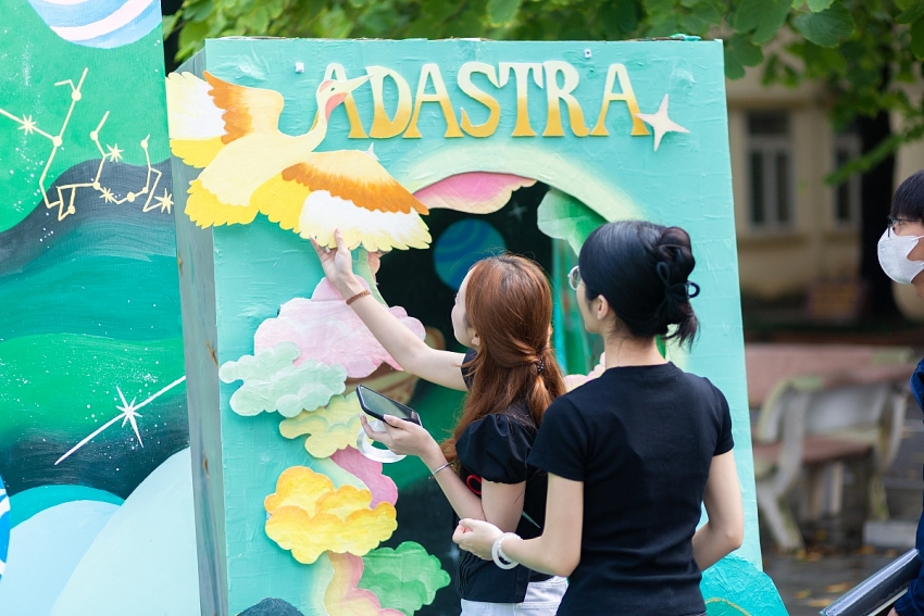Không gian photo booth độc bản mang đậm dấu ấn Spotlight 2025 - Adastra