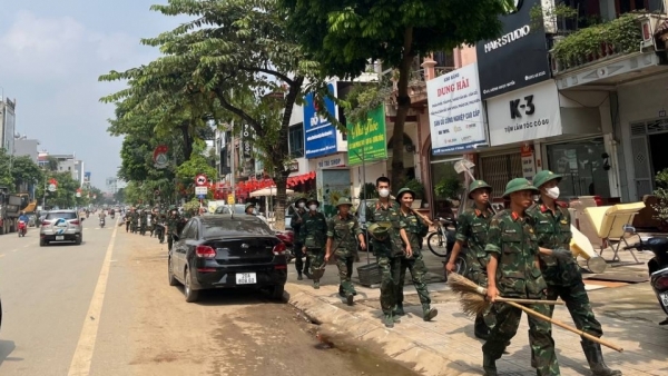 Hàng chục nghìn cán bộ, chiến sĩ tham gia giúp dân khắc phục hậu quả sau mưa lũ