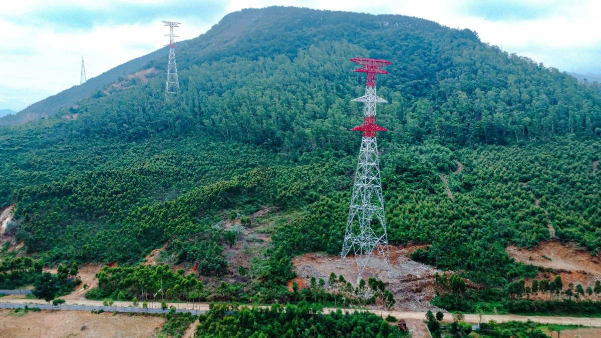 Cột thép thuộc gói 10HH-DZ500LC trong dự án 500kV Lào Cai - Vĩnh Yên
