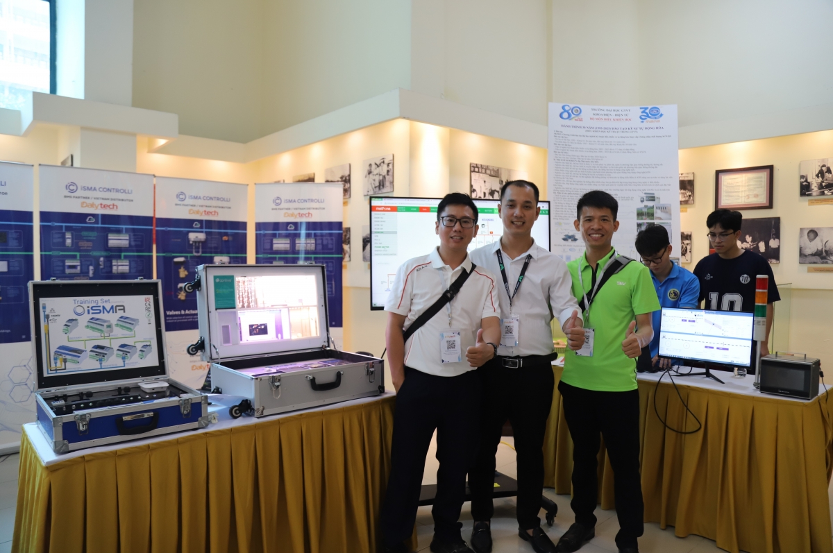 Hành trình 30 năm đào tạo Kỹ sư Tự động hóa của Trường Đại học Giao thông Vận tải