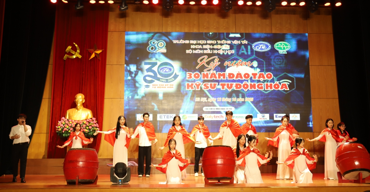 Hành trình 30 năm đào tạo Kỹ sư Tự động hóa của Trường Đại học Giao thông Vận tải
