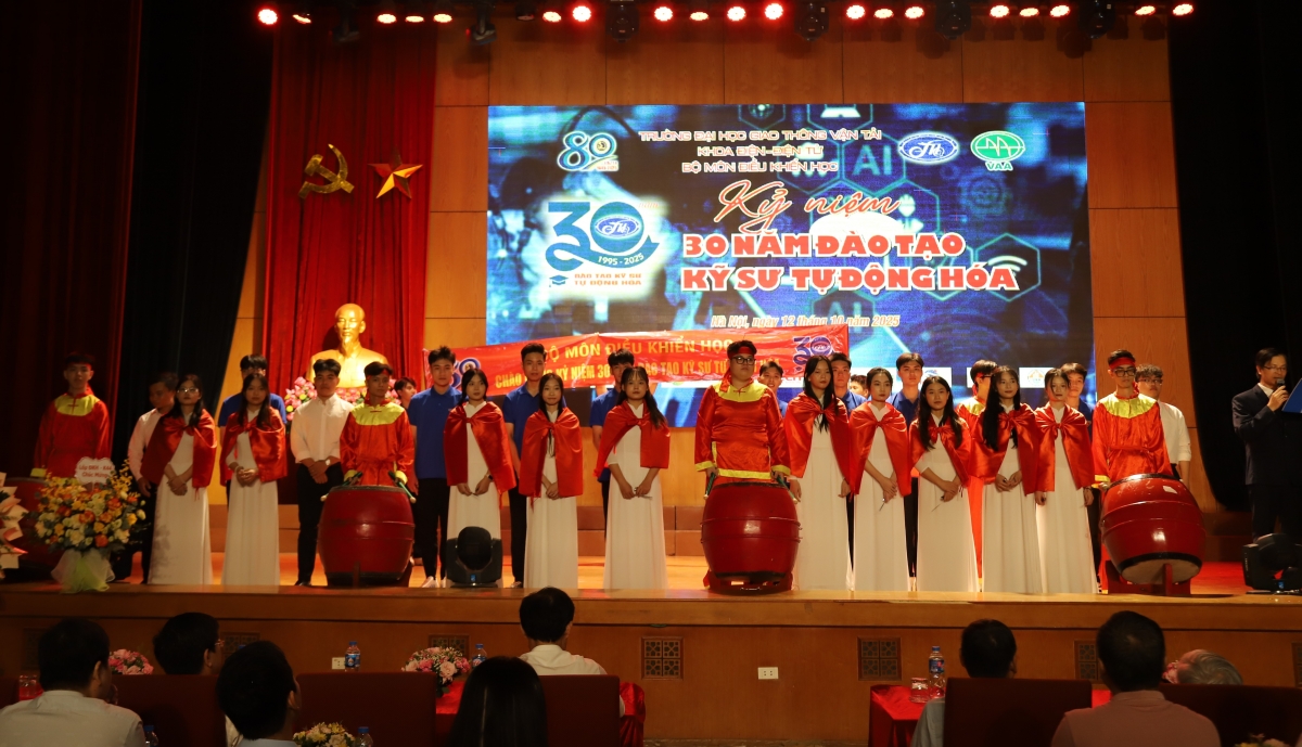 Hành trình 30 năm đào tạo Kỹ sư Tự động hóa của Trường Đại học Giao thông Vận tải
