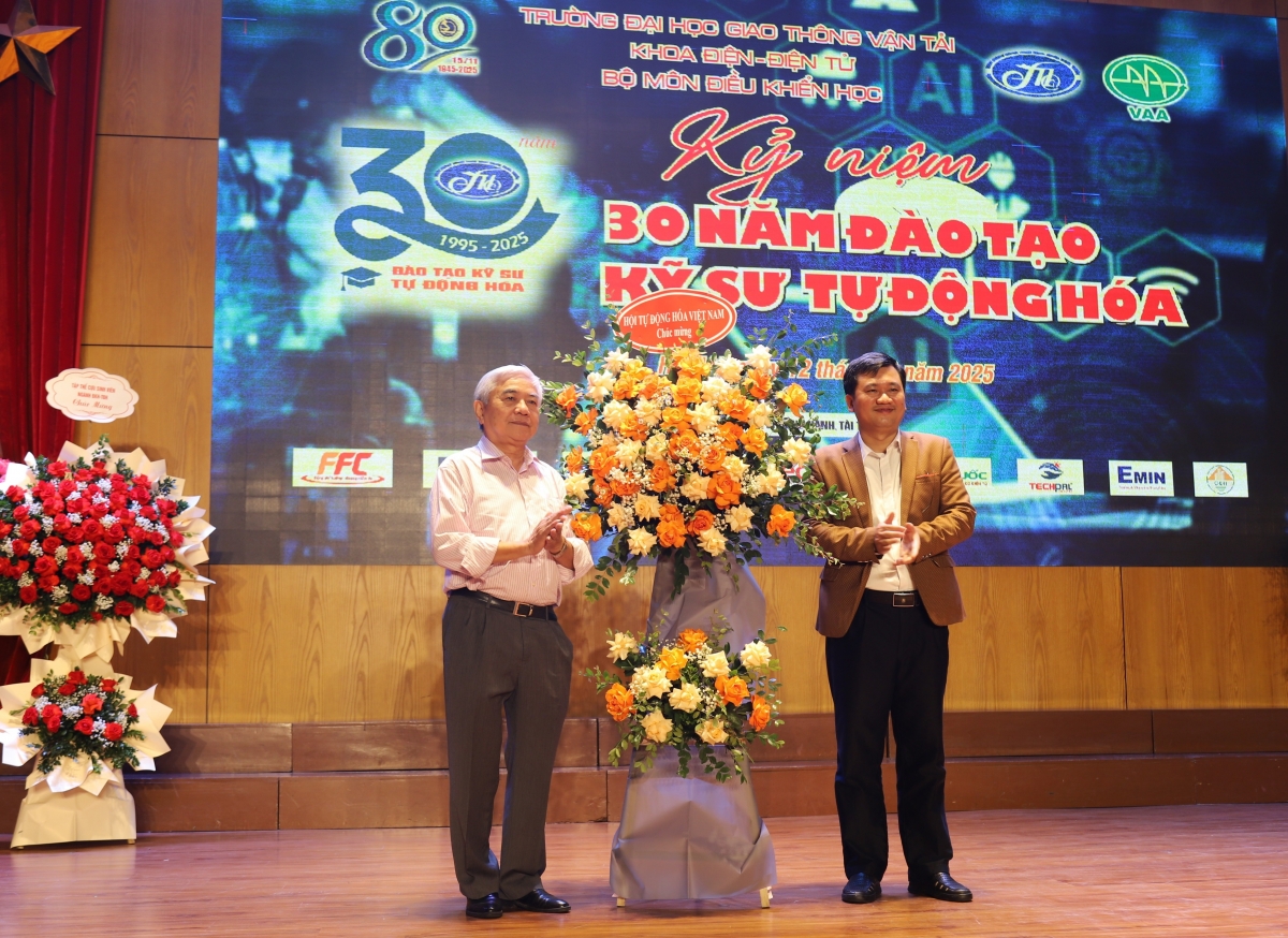Hành trình 30 năm đào tạo Kỹ sư Tự động hóa của Trường Đại học Giao thông Vận tải