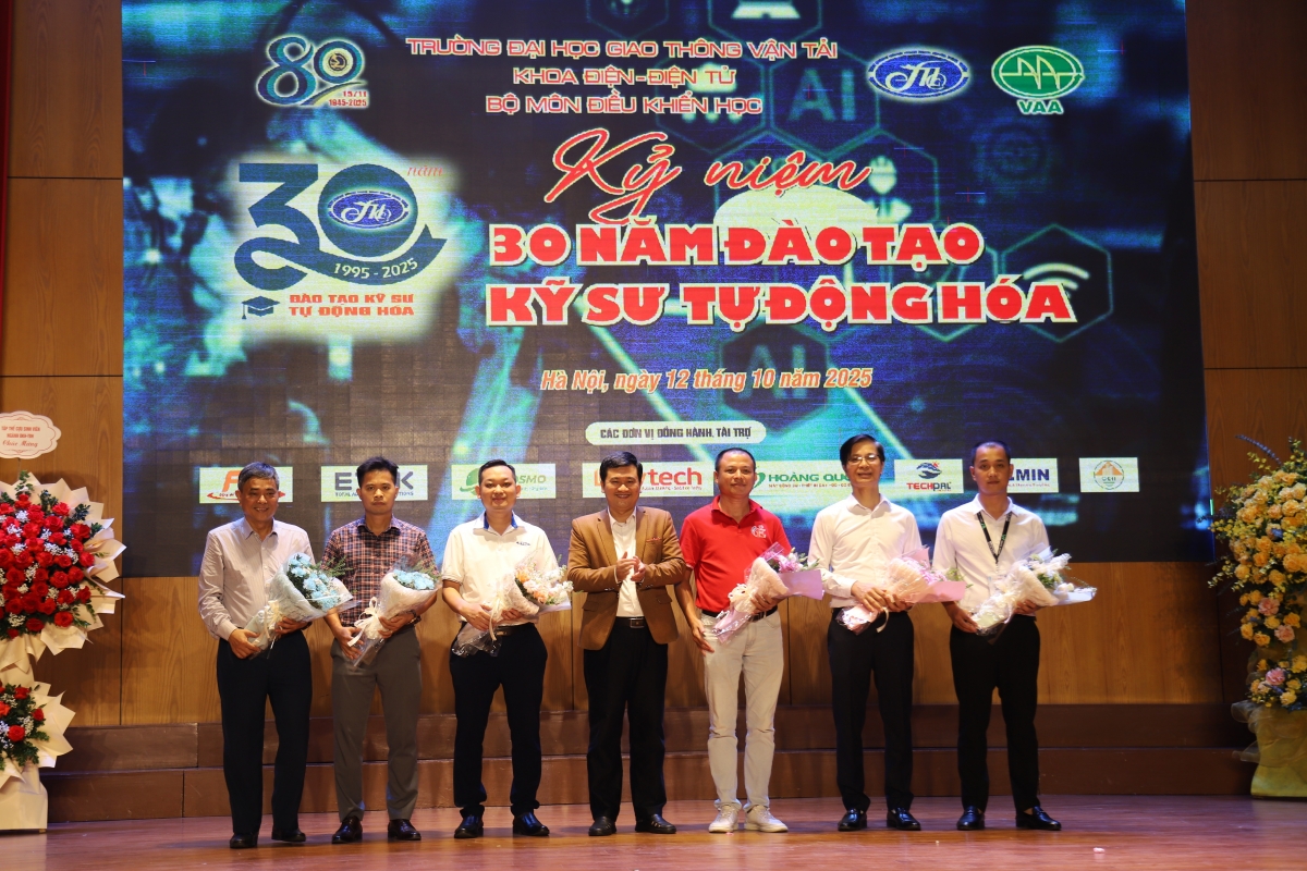 Hành trình 30 năm đào tạo Kỹ sư Tự động hóa của Trường Đại học Giao thông Vận tải