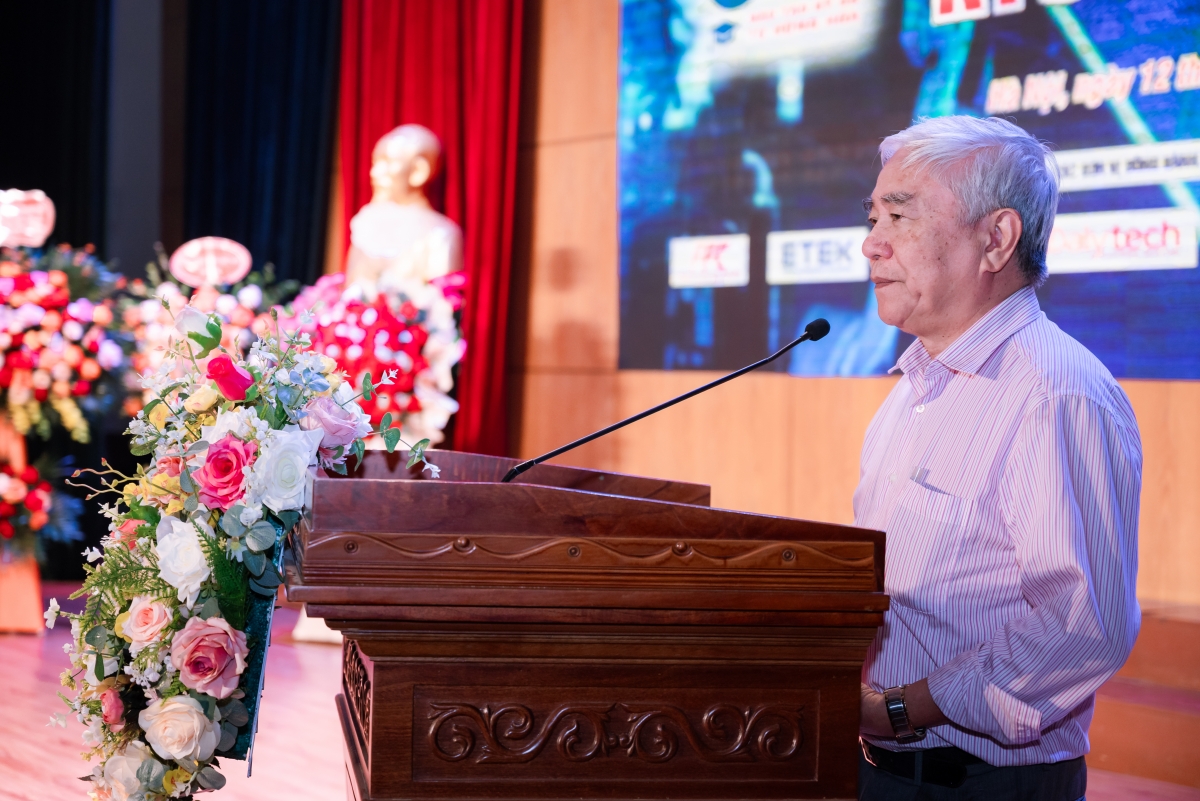 Bộ môn Điều khiển học: Hành trình 30 năm đưa tri thức và công nghệ vào giao thông hiện đại