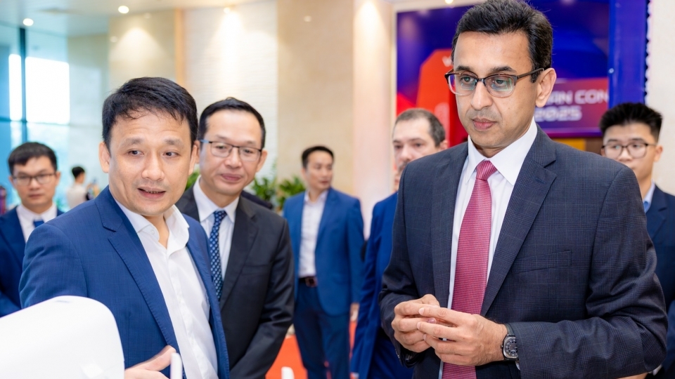 Từ Make in Vietnam đến tầm quốc tế: Viettel đưa Việt Nam lên bản đồ 5G thế giới