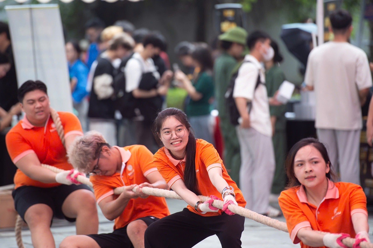Khai mạc Giải vô địch kéo co thanh niên 2025