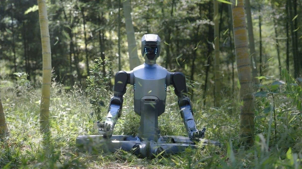 Robot hình người đầu tiên thế giới có thể làm việc ngoài trời trong mọi điều kiện thời tiết