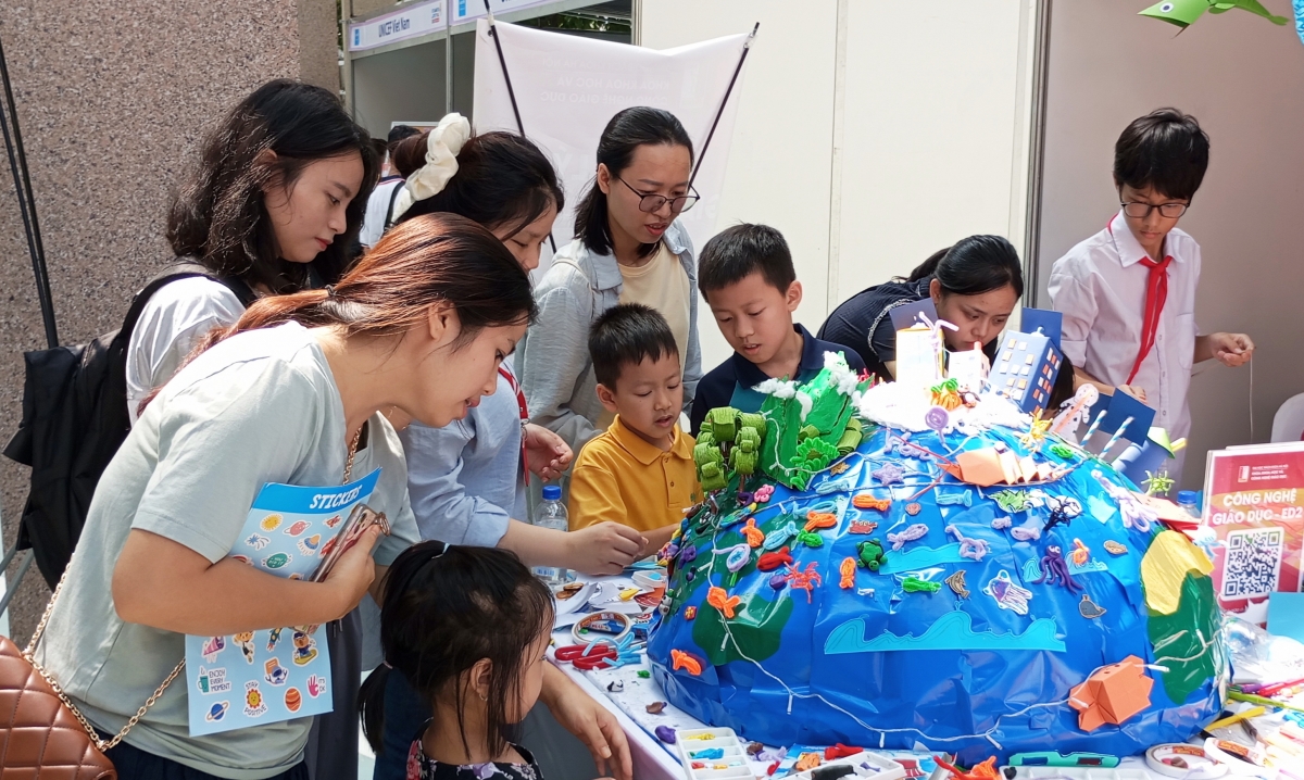 STEAMESE FESTIVAL 2025: “AI for All” - công nghệ thông minh phải thực sự dành cho tất cả