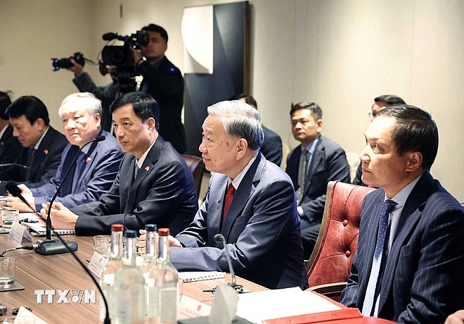 Tổng Bí thư Tô Lâm dự tọa đàm về trí tuệ nhân tạo và chip bán dẫn tại Anh