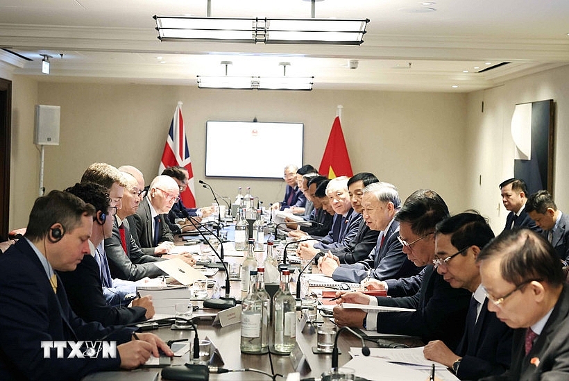 Tổng Bí thư Tô Lâm dự tọa đàm về trí tuệ nhân tạo và chip bán dẫn tại Anh