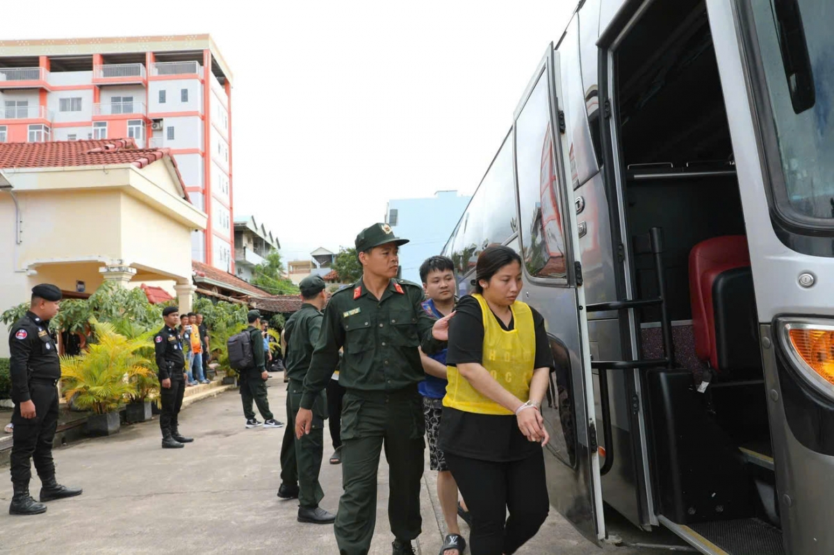 Công an tỉnh Lai Châu chủ trì phá chuyên án lừa đảo qua mạng hơn 300 tỷ đồng ở Campuchia