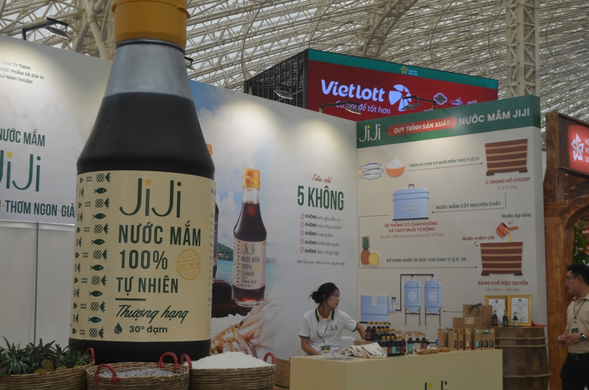 Siêu hội chợ 6 nhất thu hút hàng trăm nghìn lượt khách tham quan, mua sắm mỗi ngày