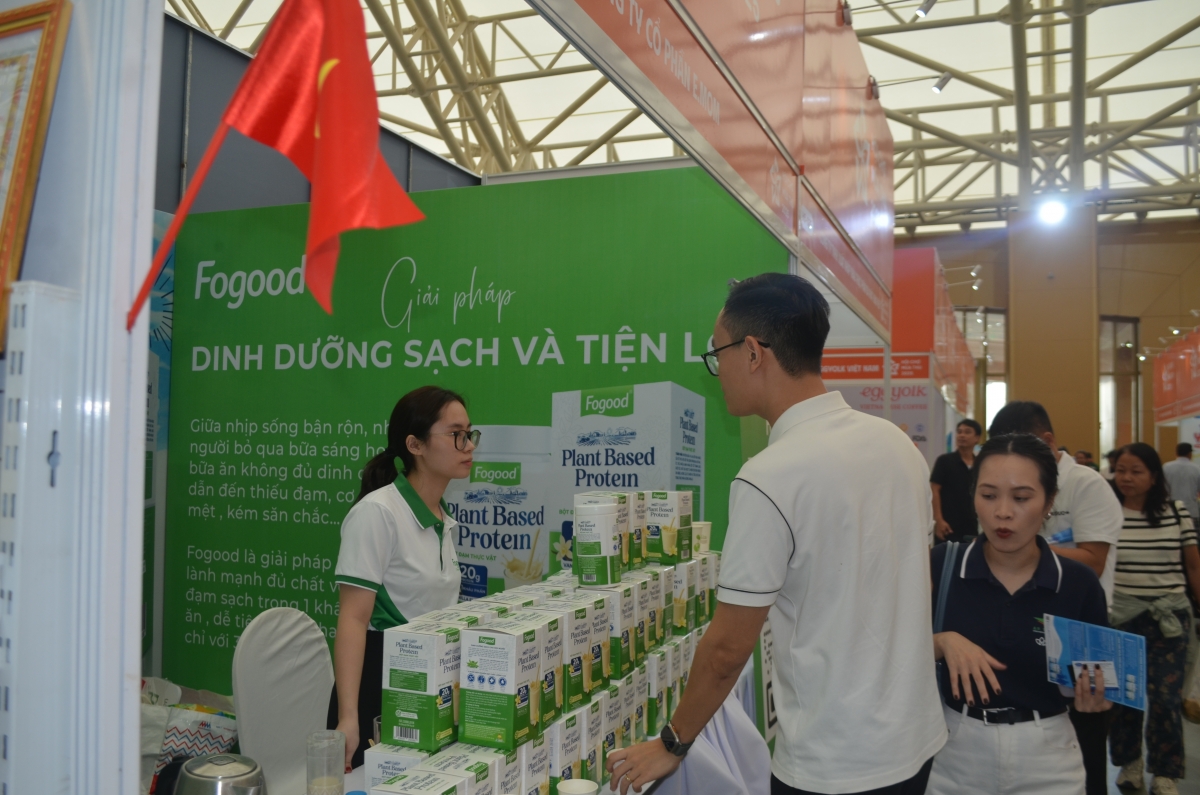 Siêu hội chợ 6 nhất thu hút hàng trăm nghìn lượt khách tham quan, mua sắm mỗi ngày