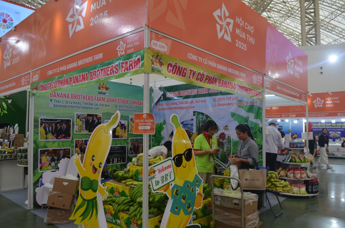 Siêu hội chợ 6 nhất thu hút hàng trăm nghìn lượt khách tham quan, mua sắm mỗi ngày