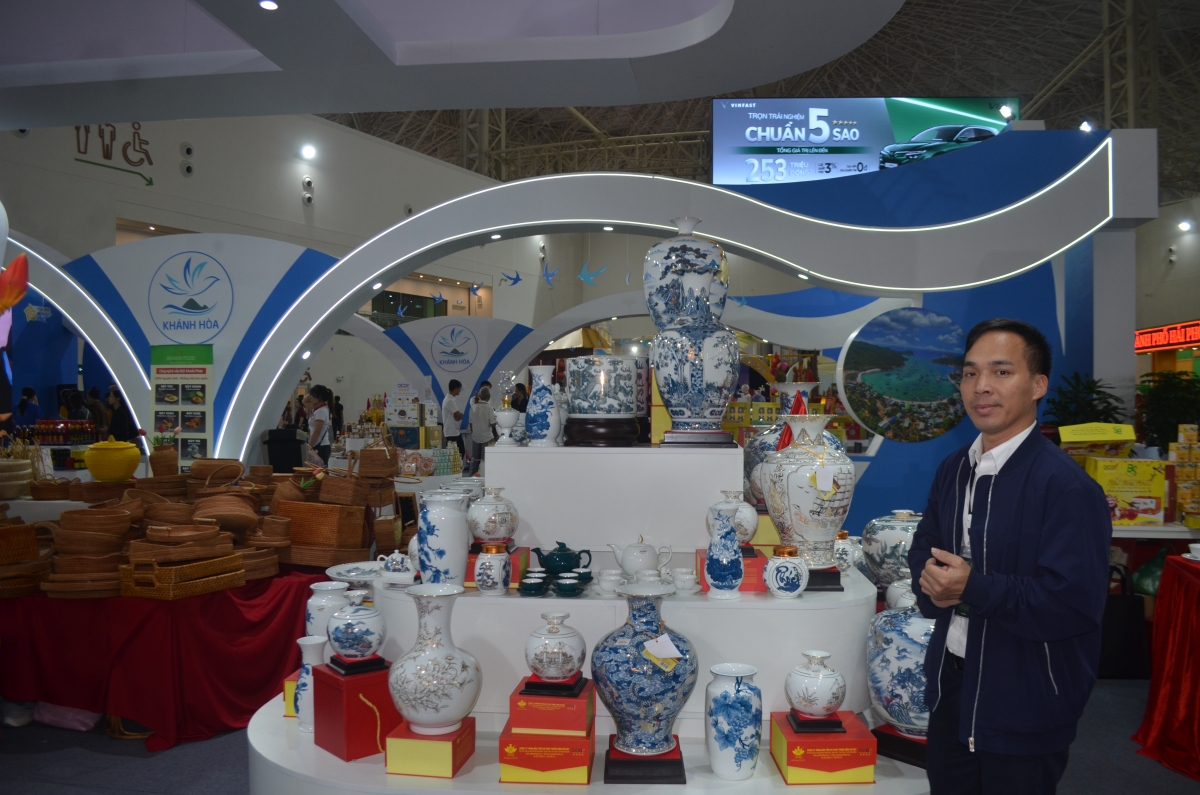 Siêu hội chợ 6 nhất thu hút hàng trăm nghìn lượt khách tham quan, mua sắm mỗi ngày