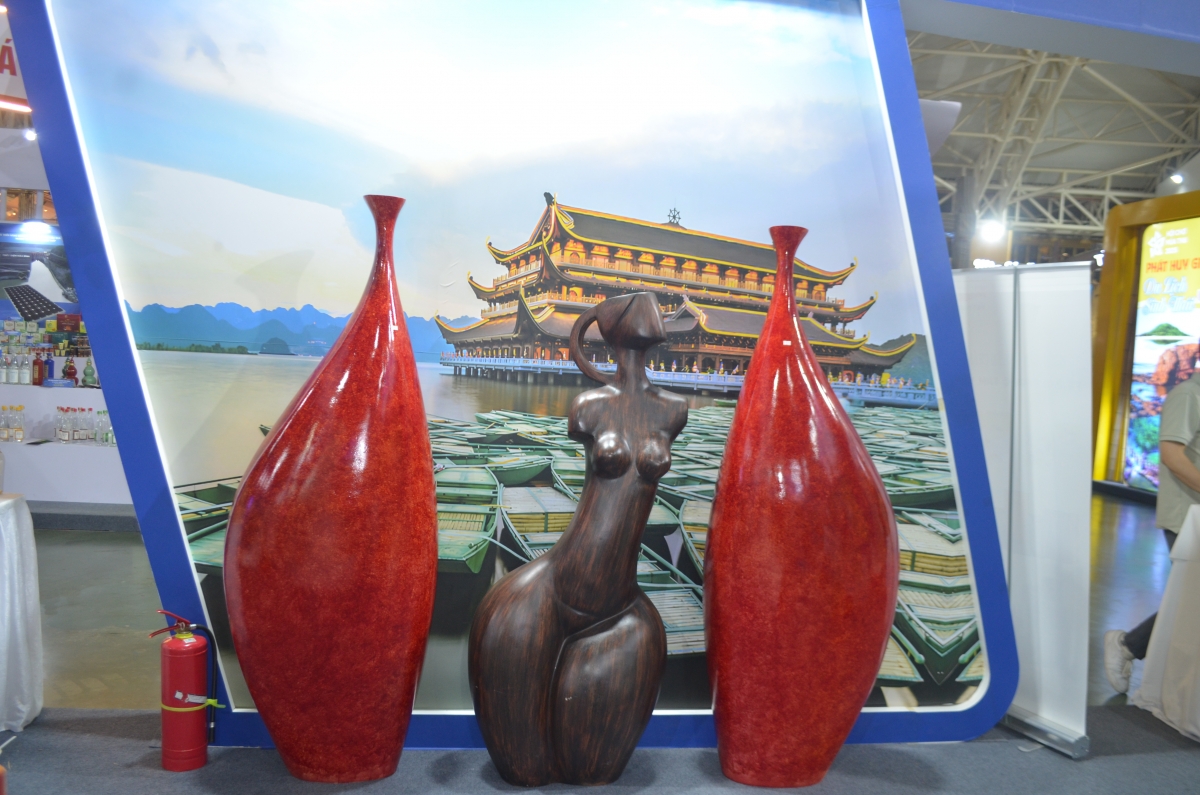 Siêu hội chợ 6 nhất thu hút hàng trăm nghìn lượt khách tham quan, mua sắm mỗi ngày