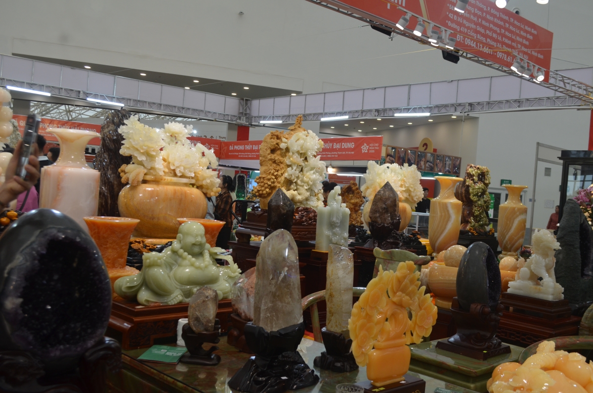 Siêu hội chợ 6 nhất thu hút hàng trăm nghìn lượt khách tham quan, mua sắm mỗi ngày