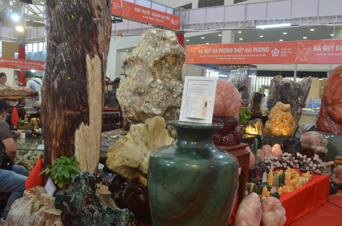 Siêu hội chợ 6 nhất thu hút hàng trăm nghìn lượt khách tham quan, mua sắm mỗi ngày