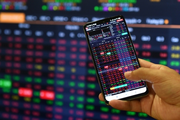 Nhận định phiên giao dịch ngày 31/10: Cơ cấu, tiếp tục bán ra các cổ phiếu có tín hiệu suy yếu