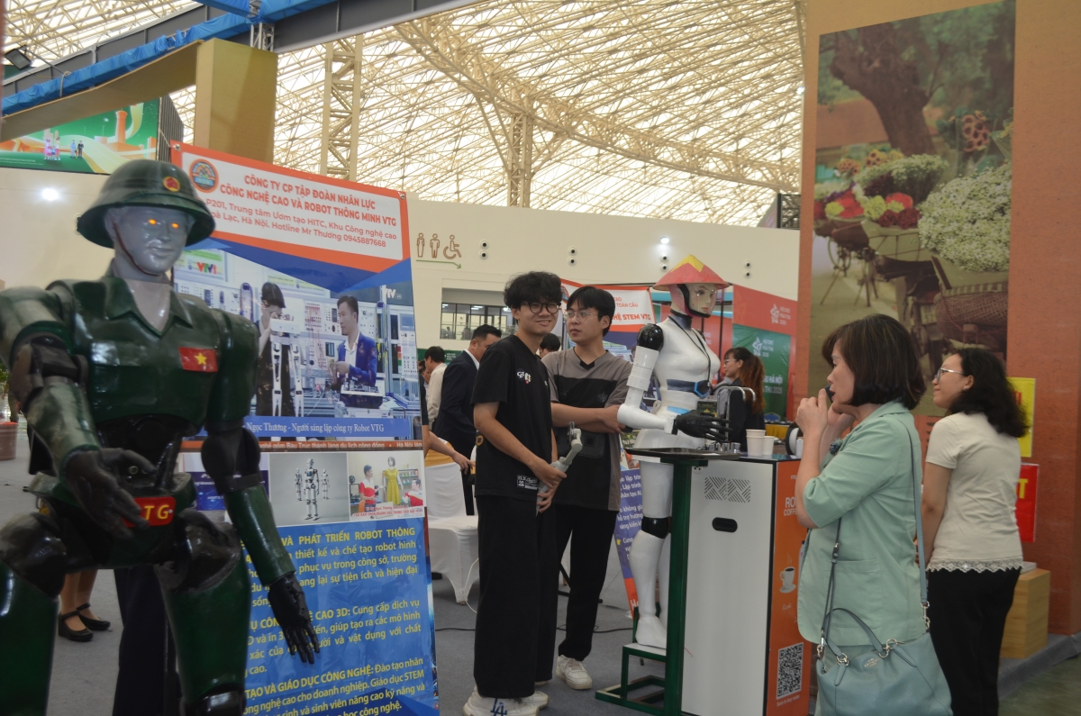 Sản phẩm công nghệ thông minh khẳng định vị thế doanh nghiệp Việt Sản phẩm công nghệ thông minh khẳng định vị thế doanh nghiệp Việt