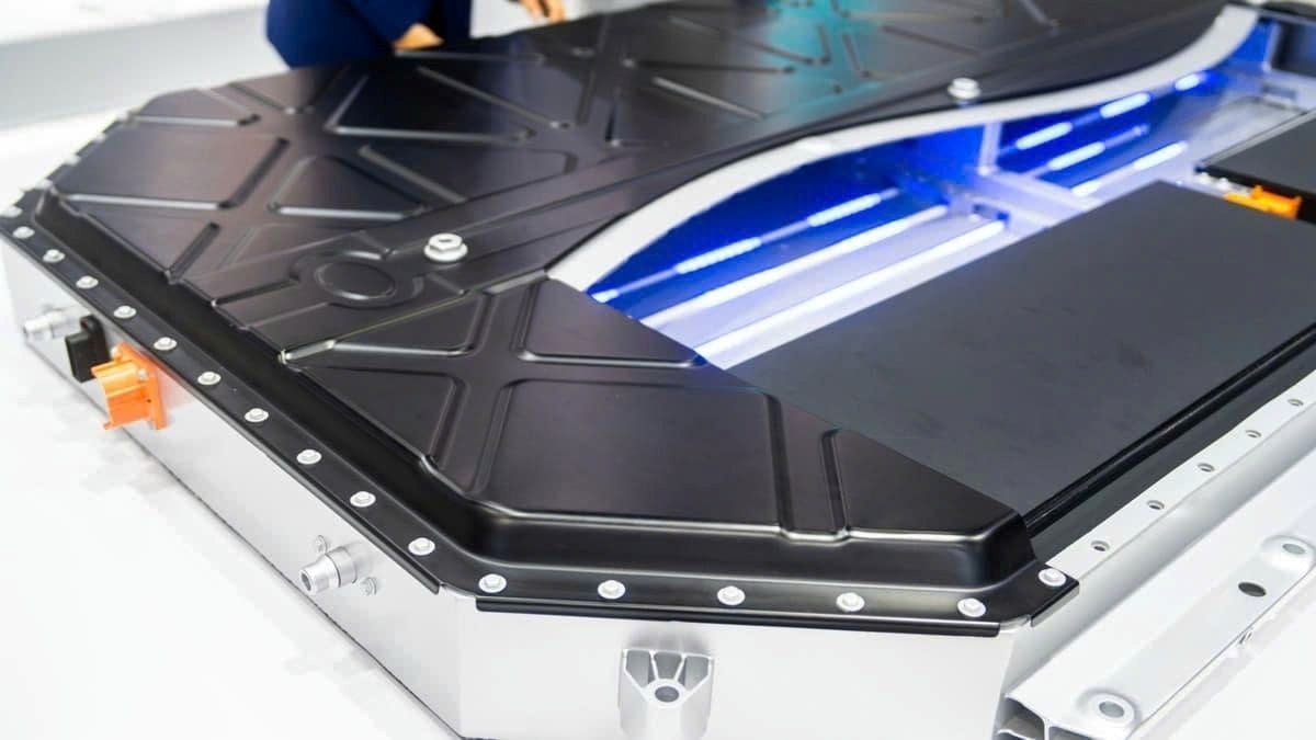 Đột phá gel điện giải fluor hóa: Pin xe điện bền bỉ suốt 9.000 giờ