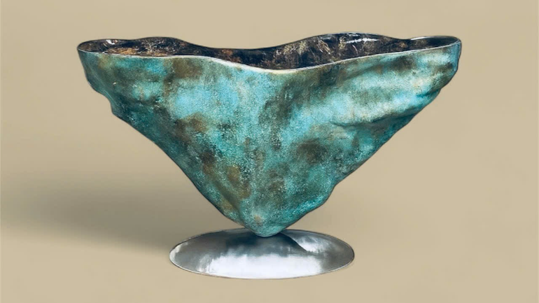 Sắc màu truyền thống và hiện đại hòa nhịp trong Triển lãm “Đôi mắt người Sơn Tây”