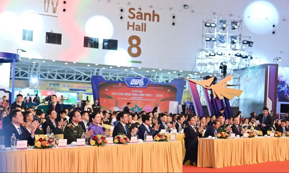 Bế mạc Hội chợ Mùa Thu 2025: Rút ngắn chương trình và dành ngân sách ủng hộ đồng bào ảnh hưởng bão lũ