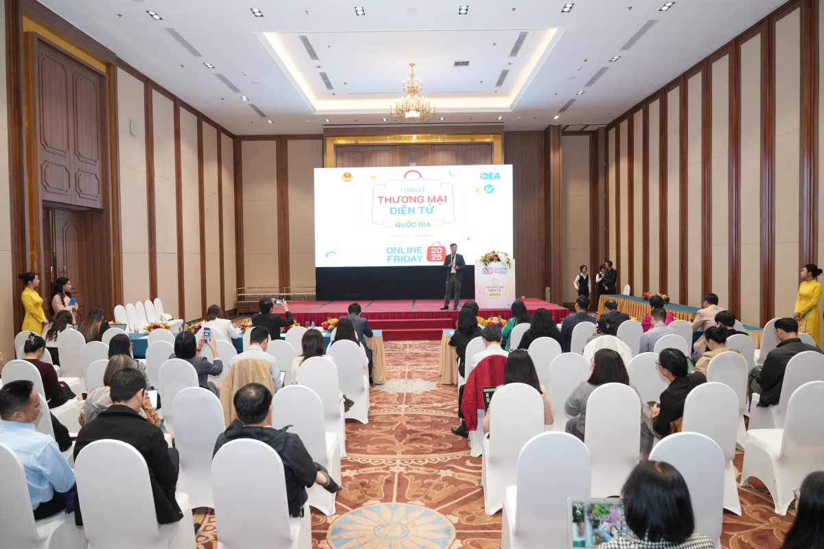 Quang cảnh buổi họp báo