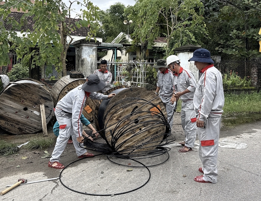 Viettel kích hoạt mạng lưới ứng phó cấp cao nhất, bảo đảm thông tin thông suốt trước bão số 13