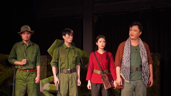 Mở Màn Mở Mang -  tái định vị nghệ thuật kịch lịch sử dưới góc nhìn truyền thông sáng tạo