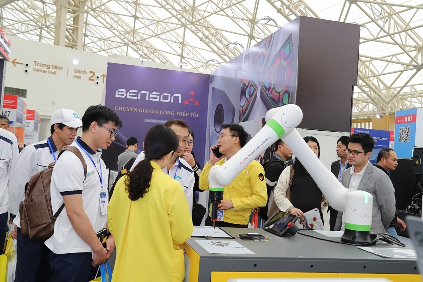 Khai mạc Triển lãm Máy công cụ Quốc tế CMES Vietnam 2025: Kết nối công nghệ - kiến tạo sản xuất thông minh