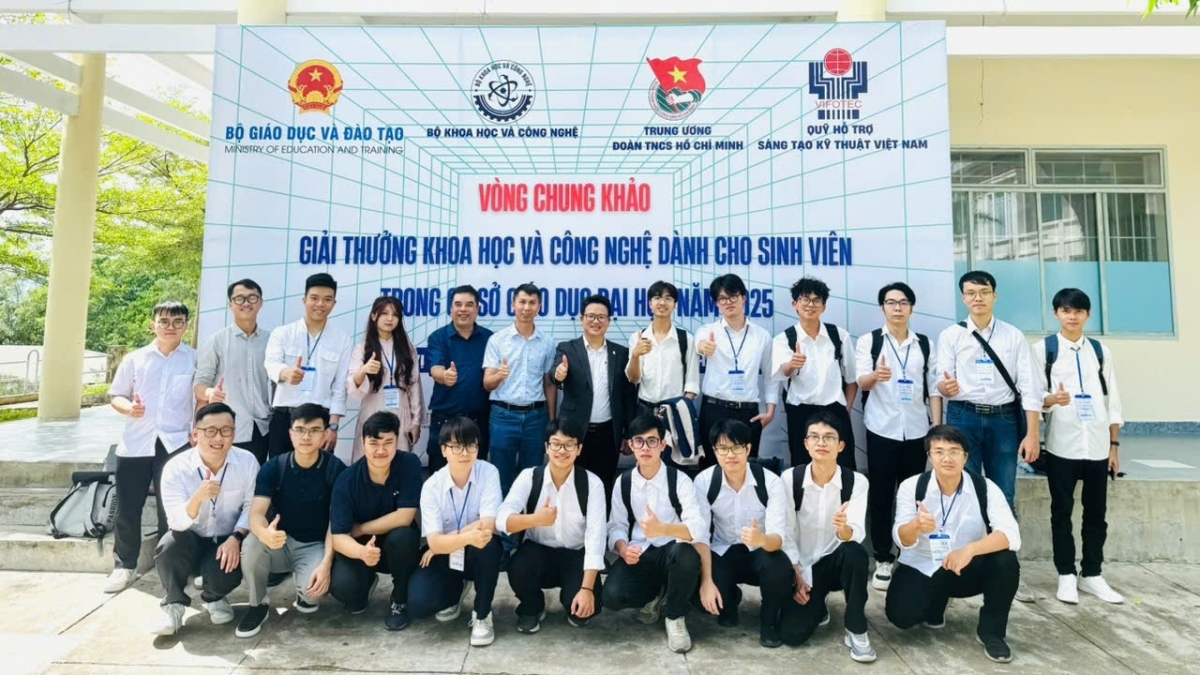 Khi đam mê khoa học cất cánh: Những công trình xuất sắc tại Giải thưởng KHCN Sinh viên 2025