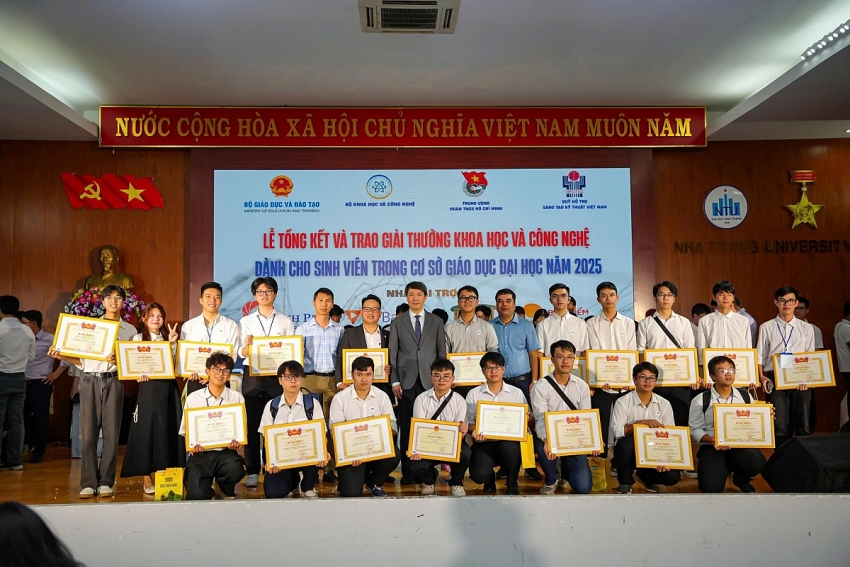 Khi đam mê khoa học cất cánh: Những công trình xuất sắc tại Giải thưởng KHCN Sinh viên 2025