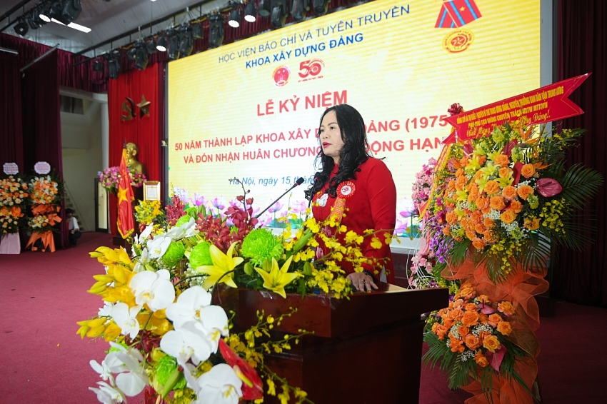 Khoa Xây dựng Đảng tổ chức Lễ kỷ niệm 50 năm thành lập và đón nhận Huân chương Lao động hạng Ba