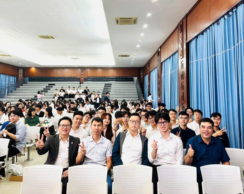 Khi đam mê khoa học cất cánh: Những công trình xuất sắc tại Giải thưởng KHCN Sinh viên 2025