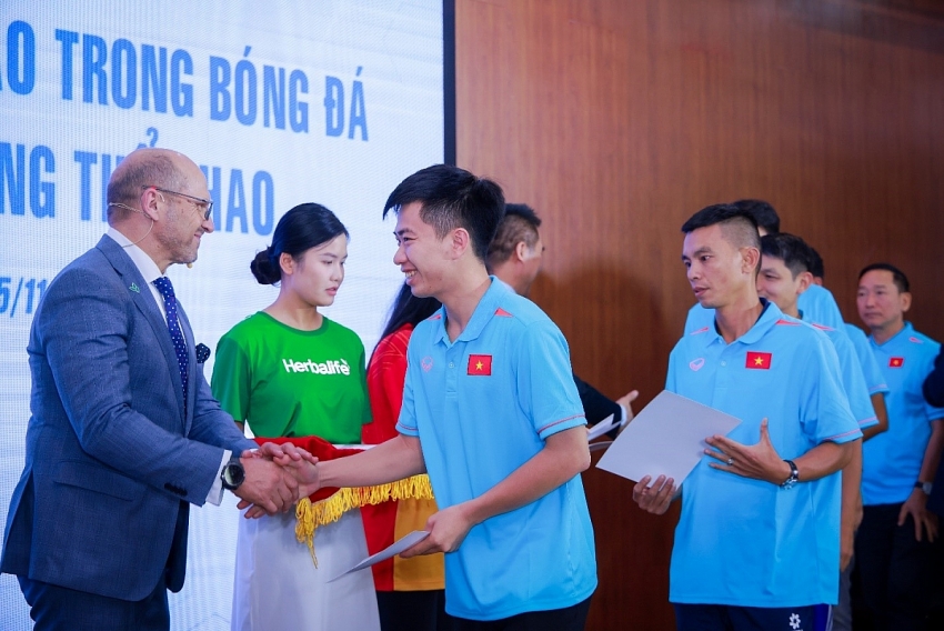 Herbalife Vietnam đồng hành cùng Liên Đoàn Bóng Đá Việt Nam