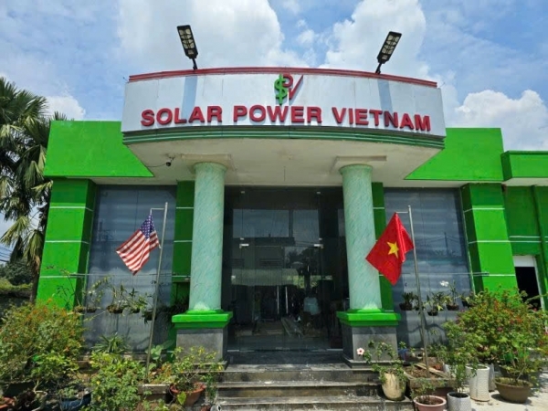Doanh nghiệp Việt hơn 18 năm vượt sóng gió cạnh tranh ngành năng lượng mặt trời