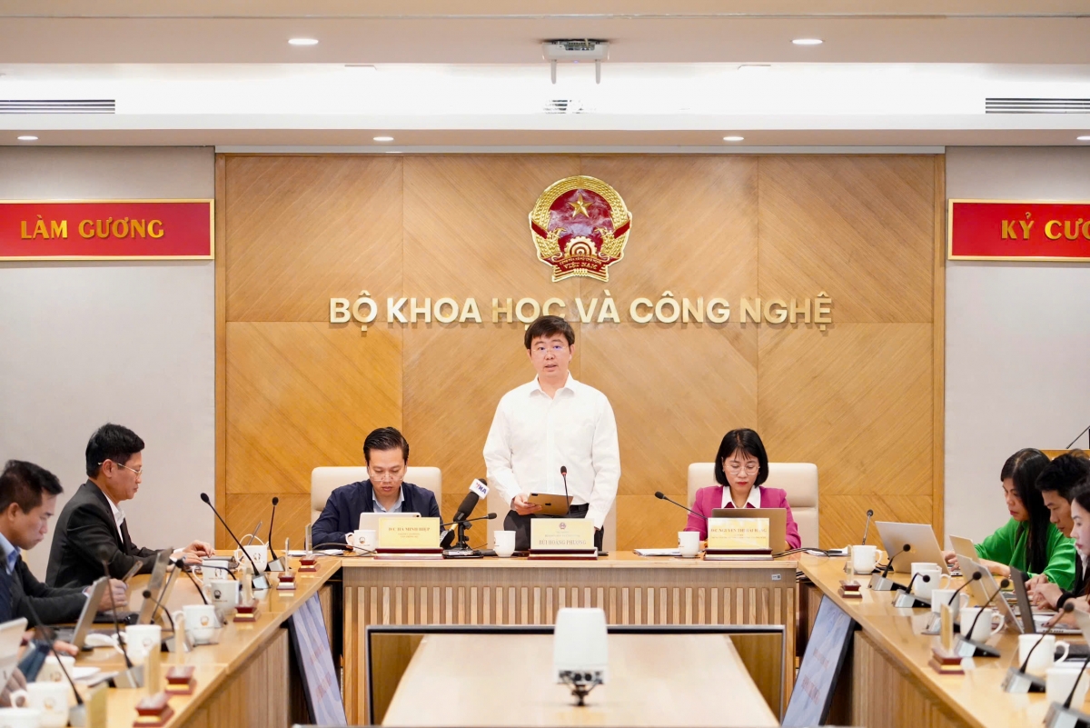 Thứ trưởng Bộ KH&CN Bùi Hoàng Phương 