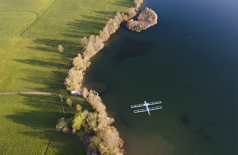 Máy bay không người lái chạy bằng năng lượng mặt trời