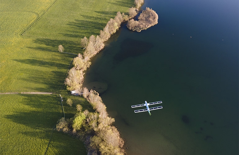 Máy bay không người lái chạy bằng năng lượng mặt trời
