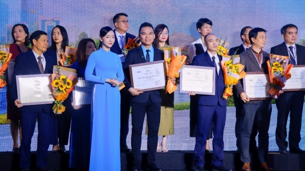 Herbalife Việt Nam được  vinh danh Top 100 Doanh Nghiệp Bền Vững Việt Nam 2025