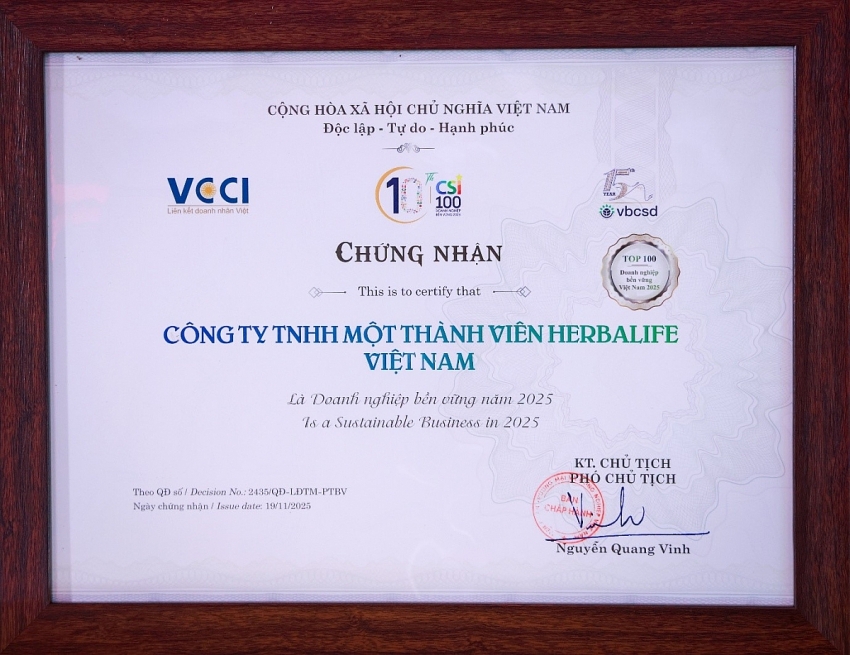 Herbalife Việt Nam được  vinh danh Top 100 Doanh Nghiệp Bền Vững Việt Nam 2025