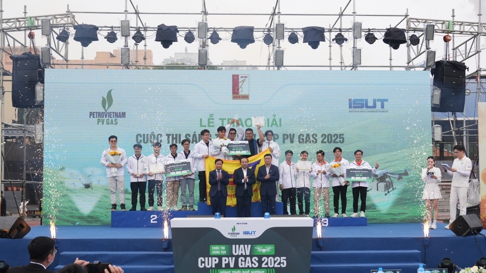 Sôi động chung kết Cuộc thi Sáng tạo UAV 2025 - Cup PV GAS "Vùng trời quê hương"