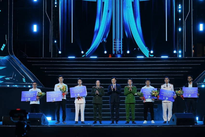 TECHFEST Việt Nam 2025: Thủ tướng kêu gọi tạo đột phá toàn diện, chấp nhận rủi ro để thúc đẩy khởi nghiệp sáng tạo TECHFEST Việt Nam 2025: Thủ tướng kêu gọi tạo đột phá toàn diện, chấp nhận rủi ro để thúc đẩy khởi nghiệp sáng tạo