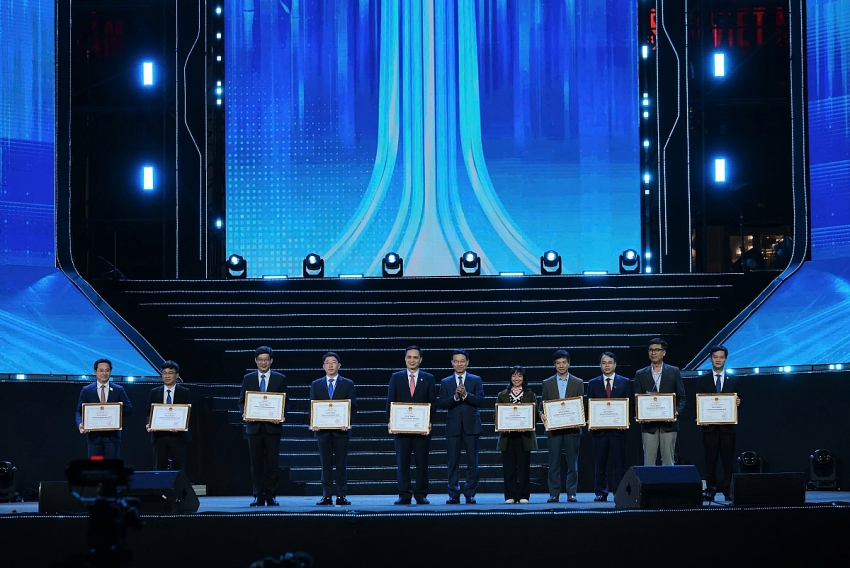 TECHFEST Việt Nam 2025: Thủ tướng kêu gọi tạo đột phá toàn diện, chấp nhận rủi ro để thúc đẩy khởi nghiệp sáng tạo TECHFEST Việt Nam 2025: Thủ tướng kêu gọi tạo đột phá toàn diện, chấp nhận rủi ro để thúc đẩy khởi nghiệp sáng tạo