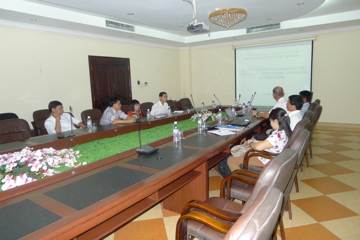 Nghiên cứu chế tạo thiết bị phân tích hàm lượng nguyên tố và đo chất lượng nguyên vật liệu bằng kỹ thuật phân tích kích hoạt Nơtron-Gamma tức thời (PGNAA) ở Việt Nam